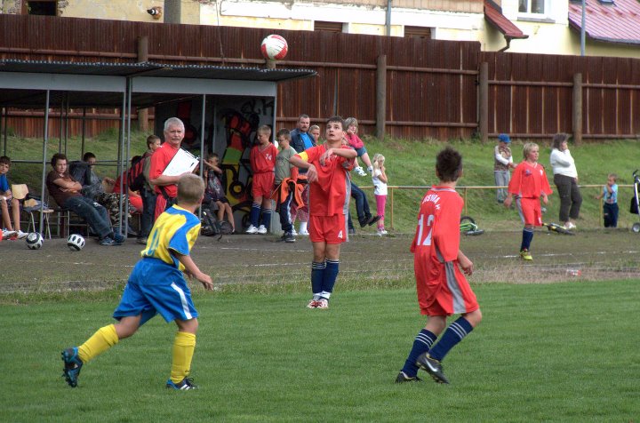 31.8.2011-starší žáci/Jiskra Aš-Chodov/N.Role 2:3 004