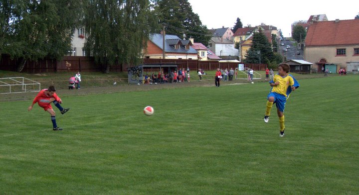 31.8.2011-starší žáci/Jiskra Aš-Chodov/N.Role 2:3 005