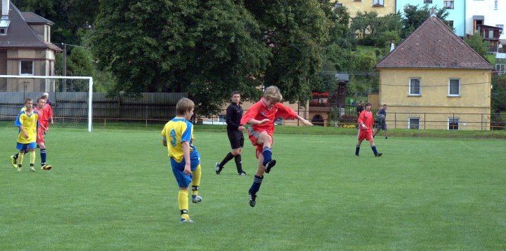 31.8.2011-starší žáci/Jiskra Aš-Chodov/N.Role 2:3 008